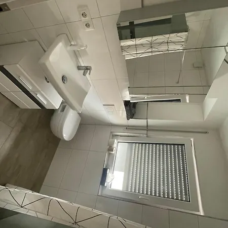 1 Apartment